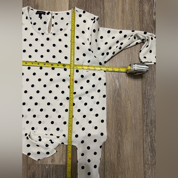 🛍️ Talbots cute blouse with excellent condition. - Picture 4 of 5